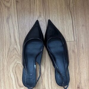 Chic Black Slingback Heels